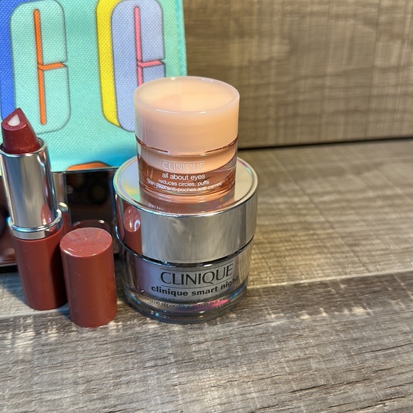 Clinique 6 Piece Cosmetic Bag - Picture 5 of 7